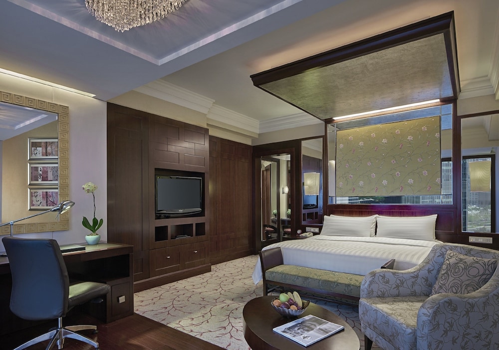Horizon Club King Room with Executive Lounge Access