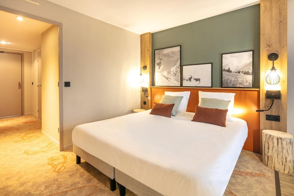 Quadruple Room with Mountain View photo 1