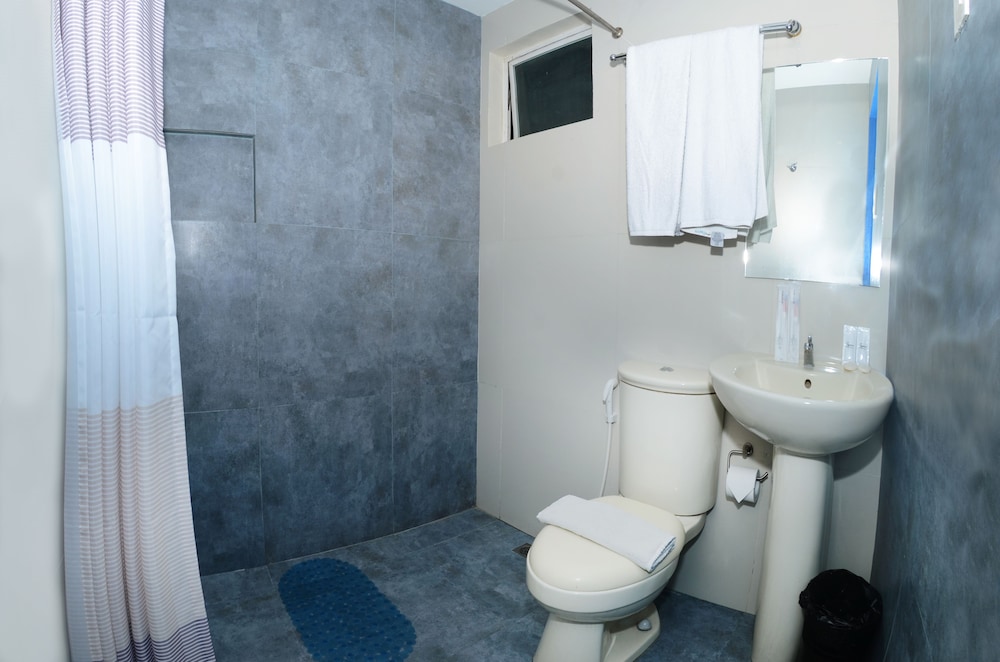 Deluxe Room - Photo 5
