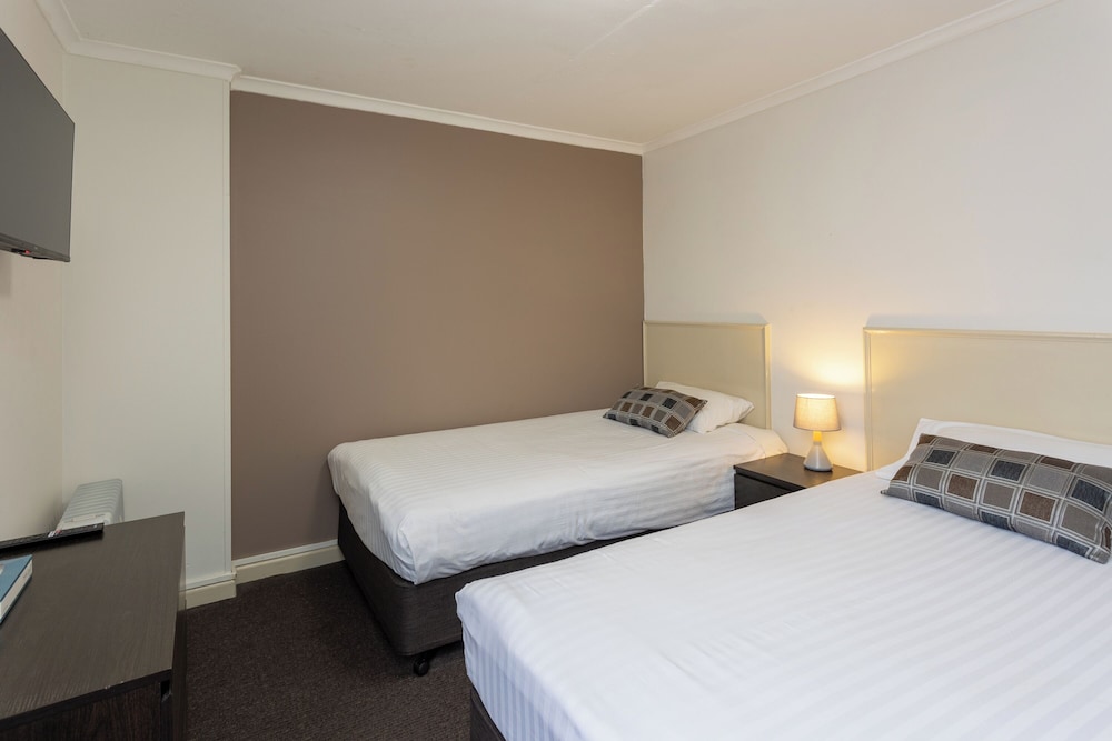Family Room, 2 Bedrooms photo 2