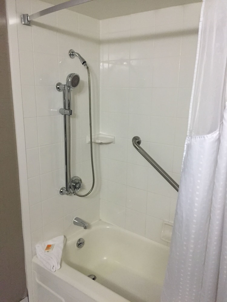 Standard Room, 1 Queen Bed, Accessible (Roll-In Shower) - Photo 7