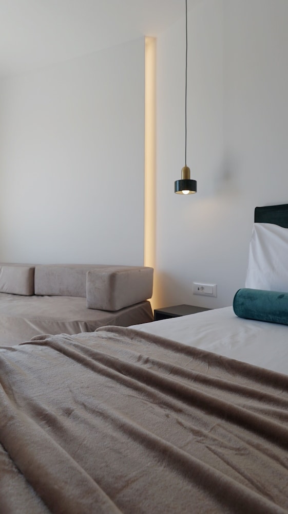 Deluxe Double or Twin Room - Photo 2