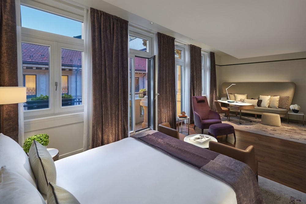 Deluxe Suite, 1 King Bed (Junior)