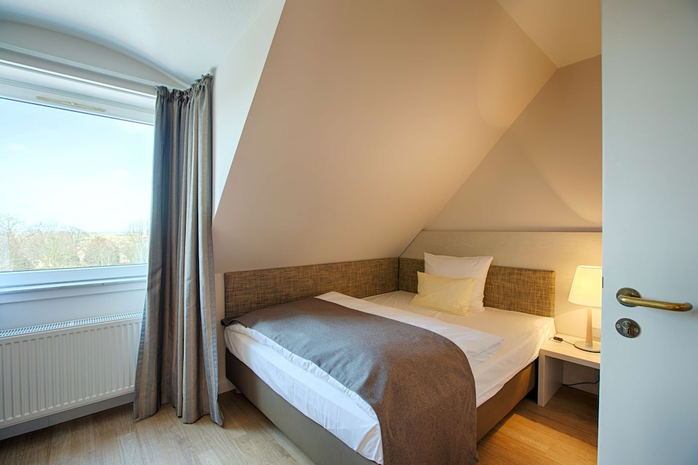 Comfort Room, 1 Queen Bed (Comfort Plus) thumbnail 5
