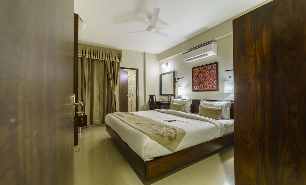 Deluxe Room - Photo 6