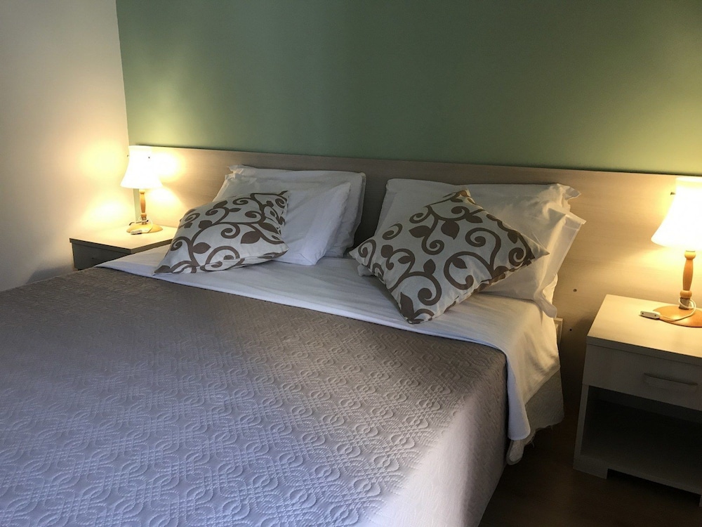 Double Room - Photo 5