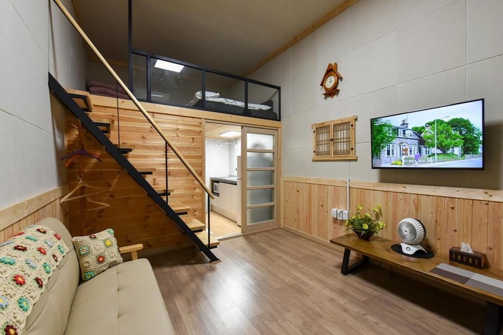 Basic Room, 1 Bedroom (204) - Photo 5