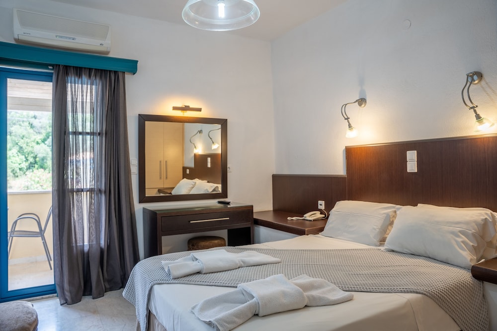 Chambre Simple, vue piscine