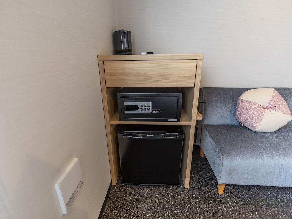 Superior Twin Room, Non Smoking - Photo 8
