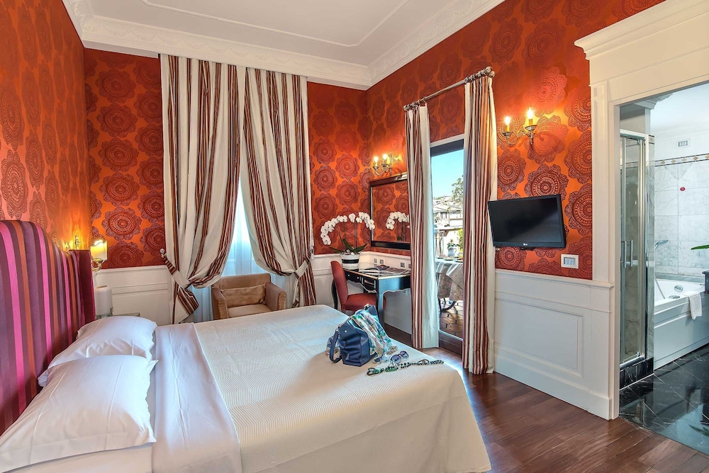 Suite (Penthouse) photo 3