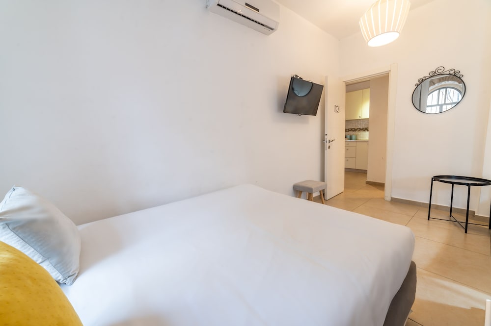 Comfort Apartment, 2 Bedrooms, Balcony photo 2