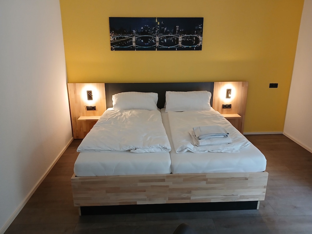 Comfort Double Room, Private Bathroom, Park View
