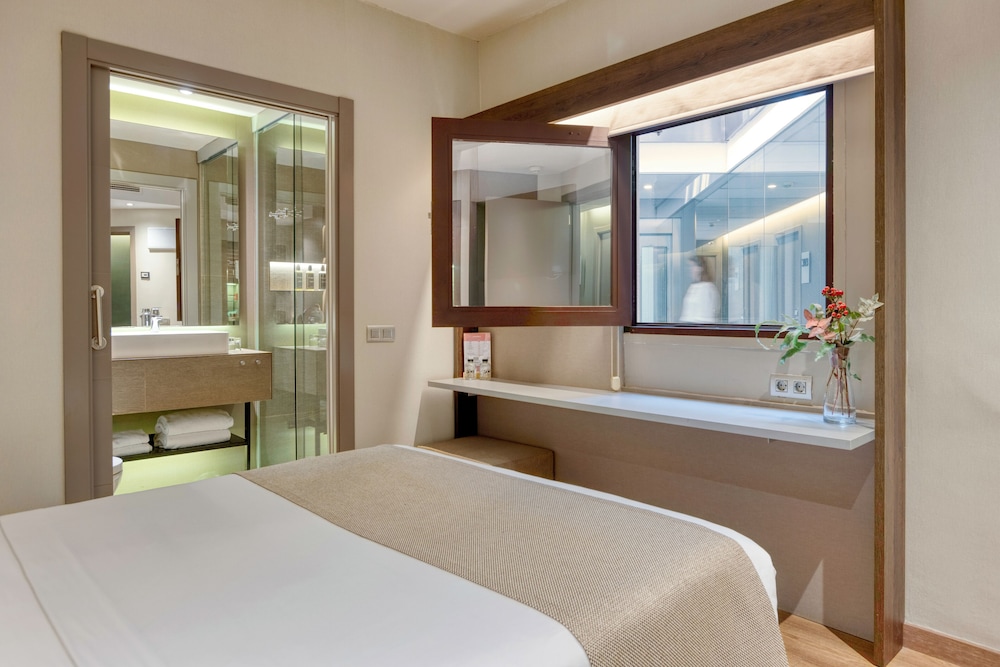 Economy Double Room (Interior)