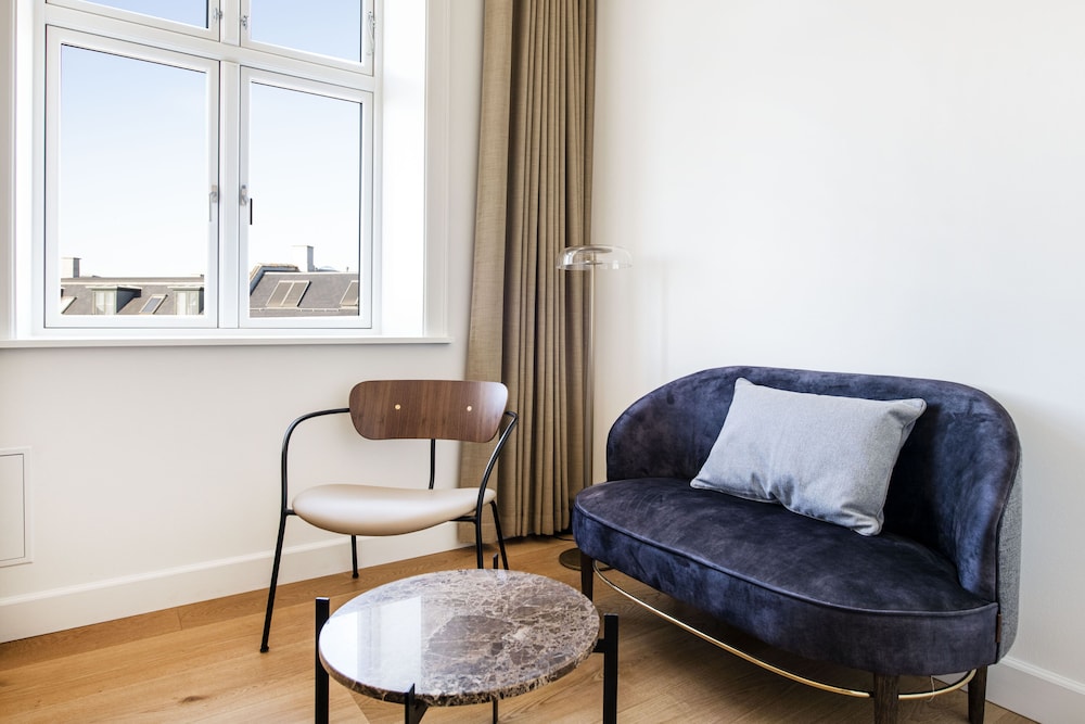 Junior Studio Suite