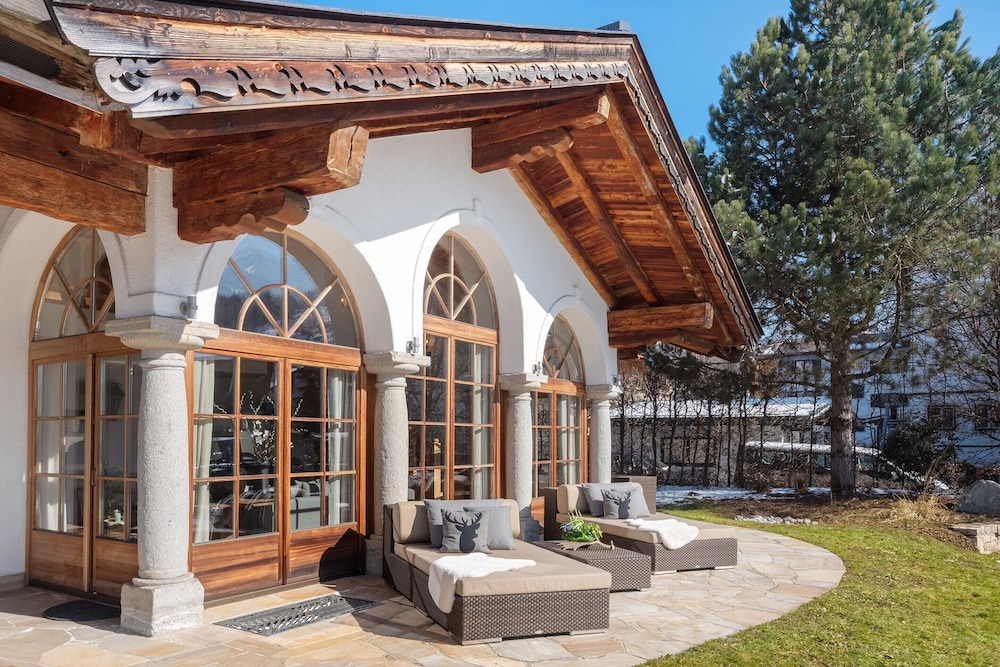 Villa photo 2