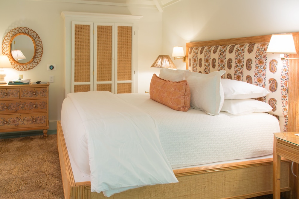 Deluxe Room, 1 Queen Bed, Garden View photo 3