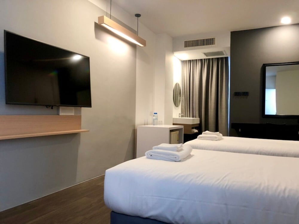Superior Twin Room - Photo 8