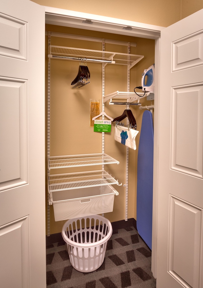 Suite, 1 Bedroom - Photo 11