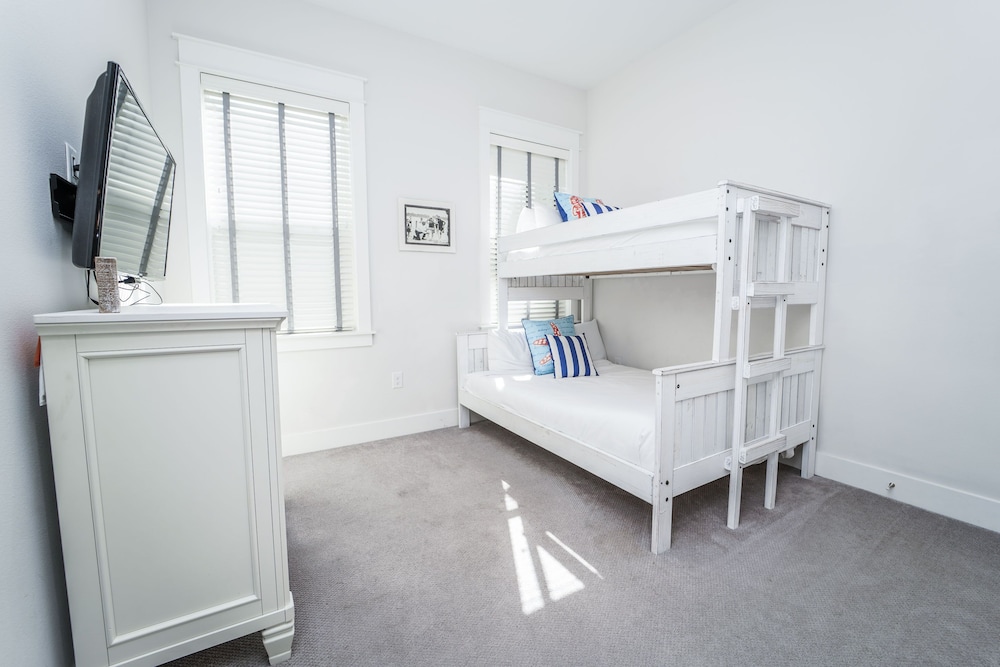 Townhome, 3 Bedrooms (Breezy Bliss)
