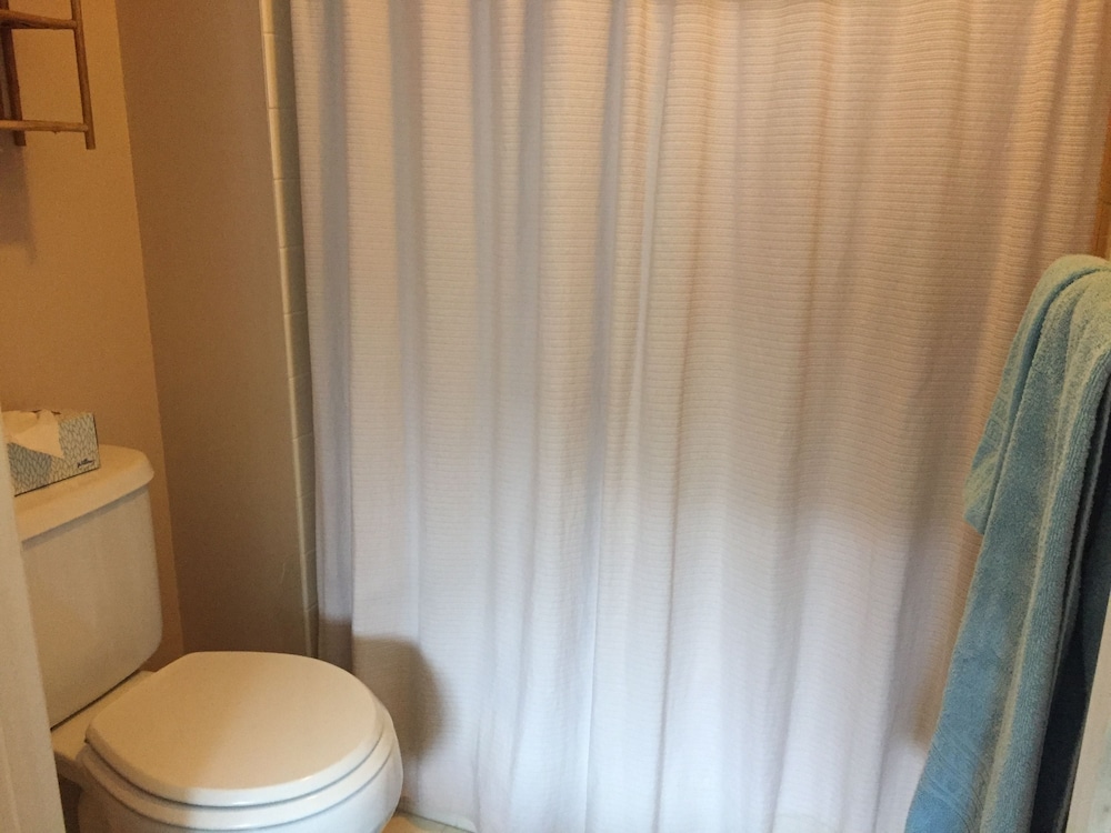 Deluxe Room, 1 Queen Bed, Non Smoking photo 2