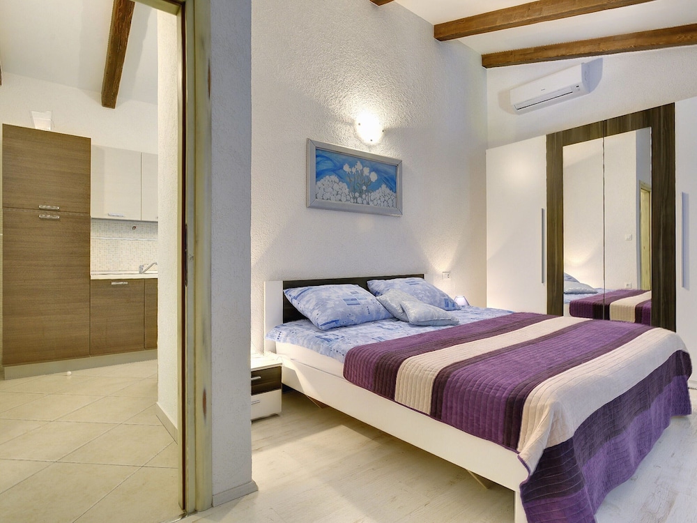 Villa photo 2