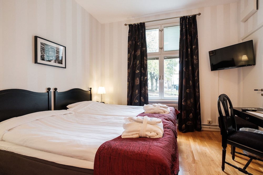 Budget Double Room photo 1