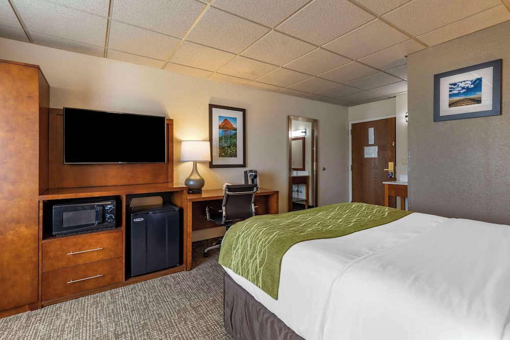 Standard Room, 1 Queen Bed - Photo 1