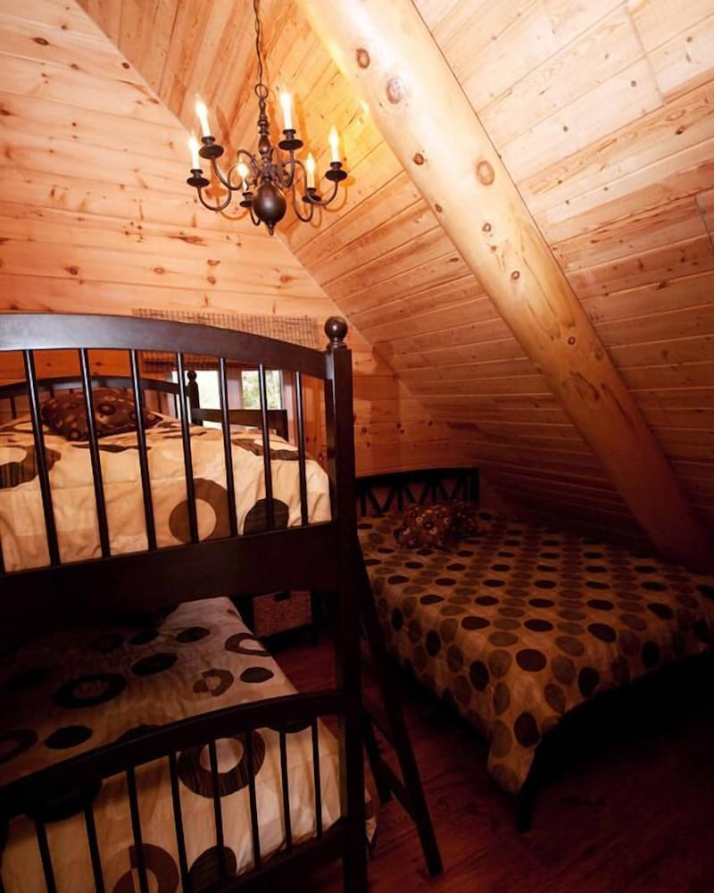 Deluxe Chalet, Ensuite, Courtyard View photo 3