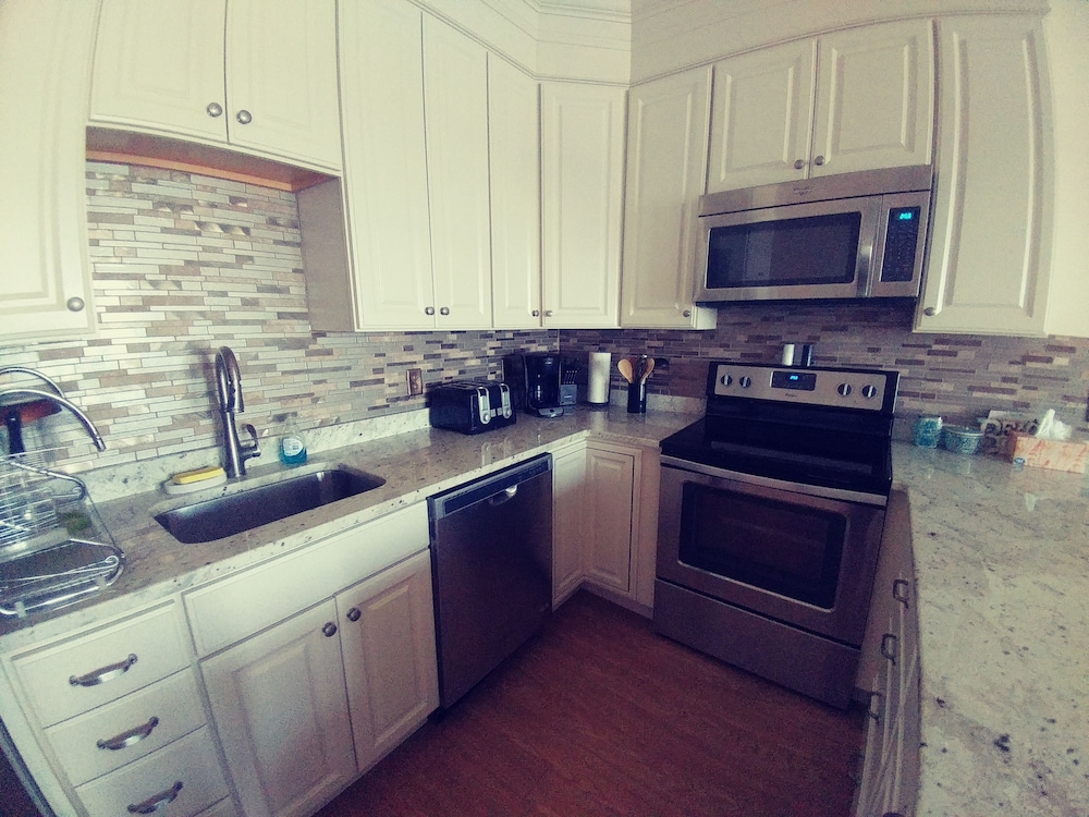 Ocean Front Surf Condominium, 写真 11