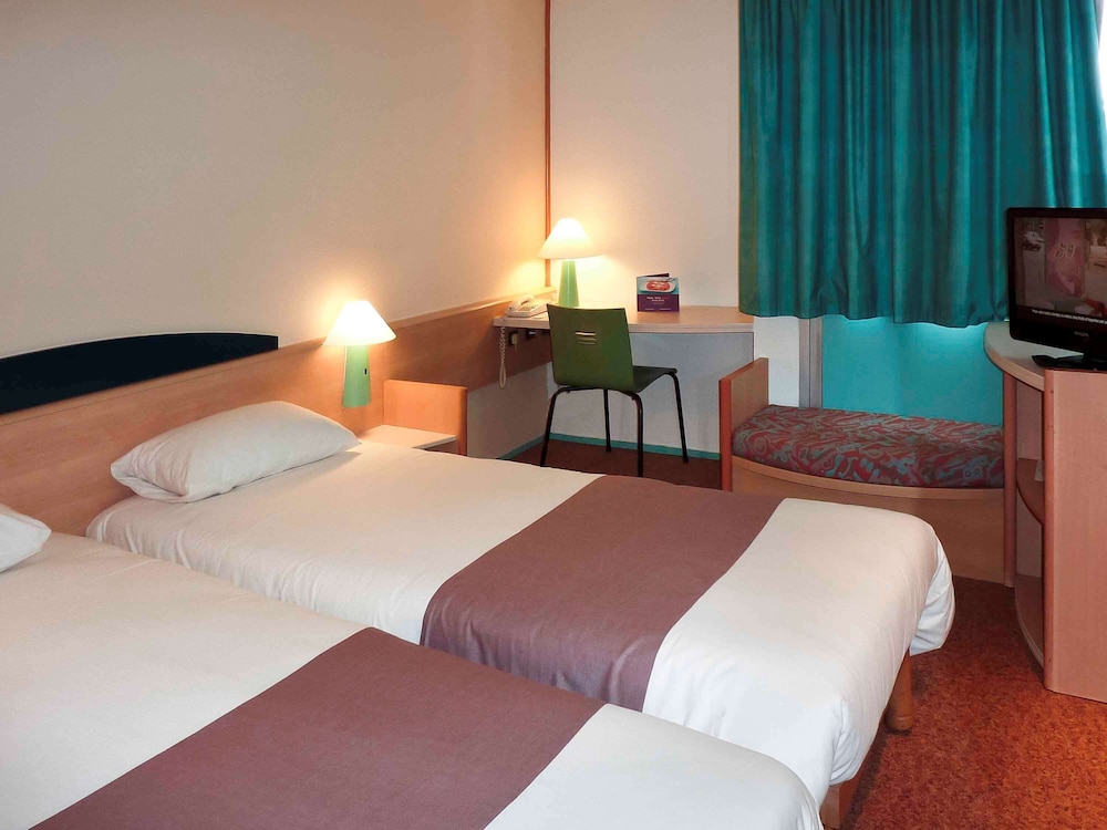 Standard Double Room, Multiple Beds photo 3