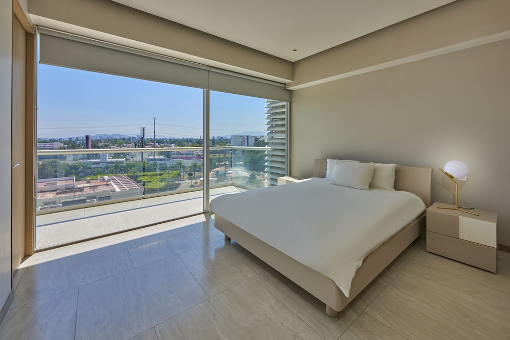 Apartment, 3 Bedrooms - Photo 4