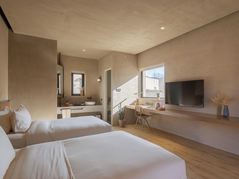 Standard Twin Room, Courtyard View