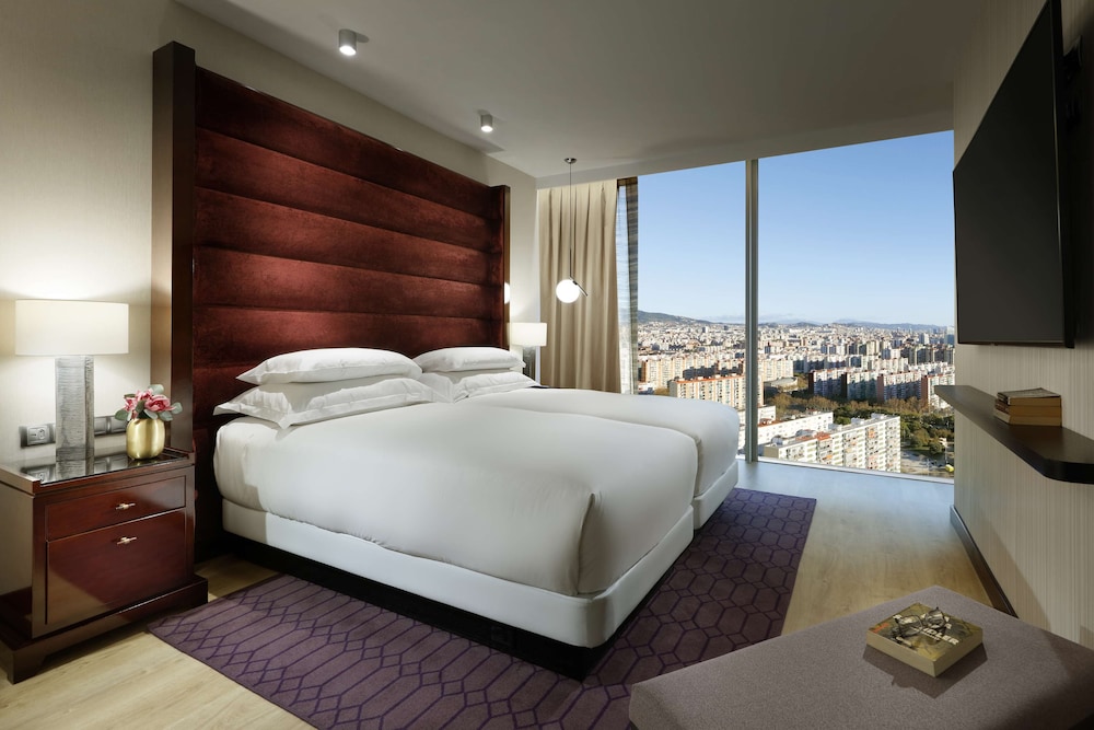 Executive Suite (Regency)