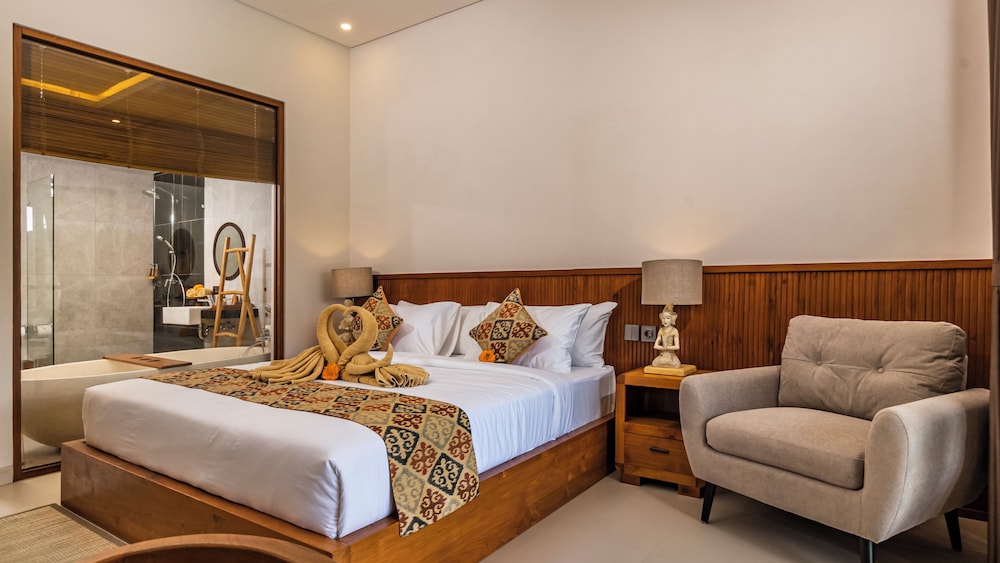 One bed room pool villa photo 3