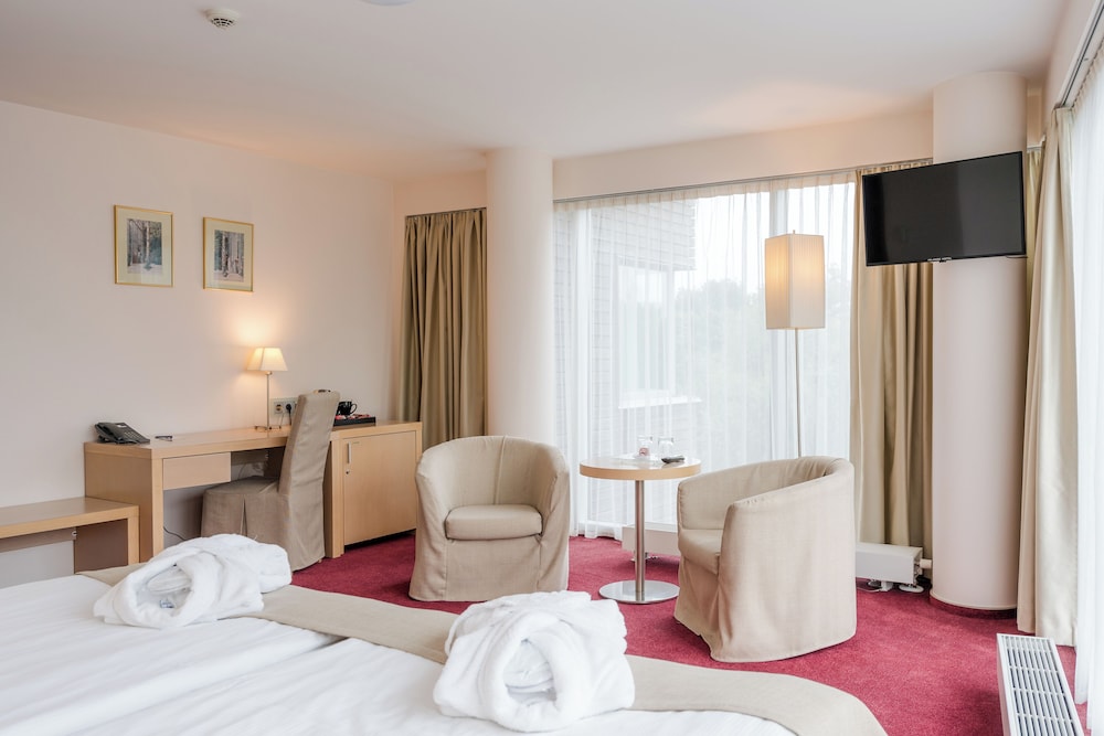 Deluxe Room - Photo 3