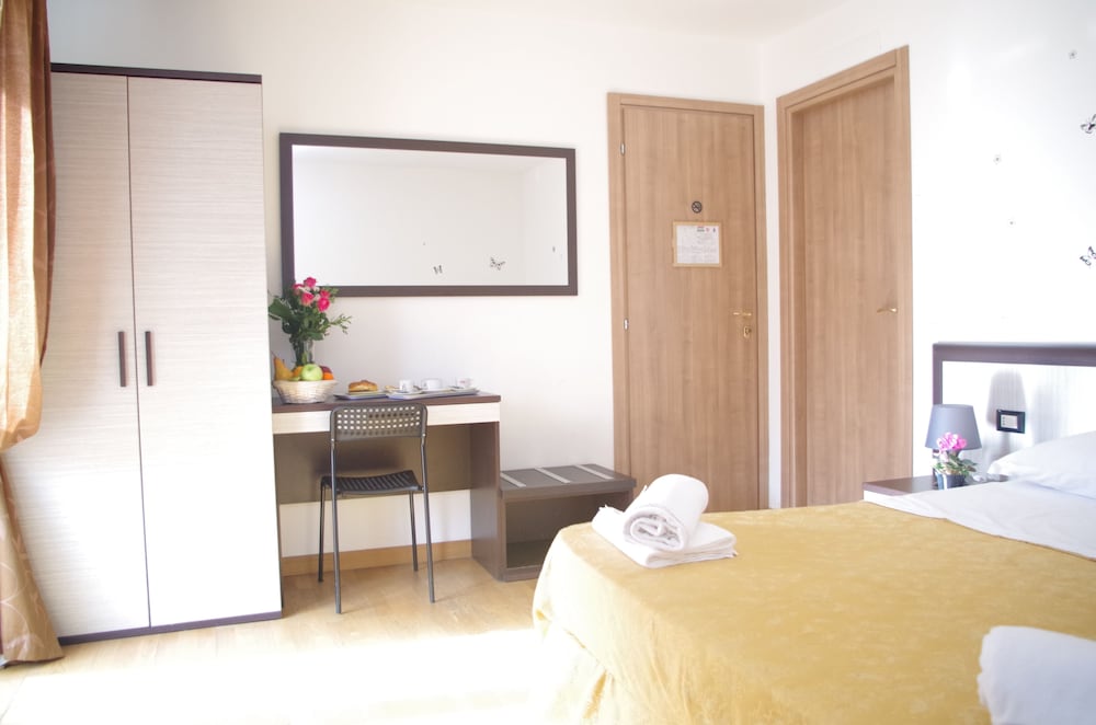 Double or Twin Room, Private Bathroom