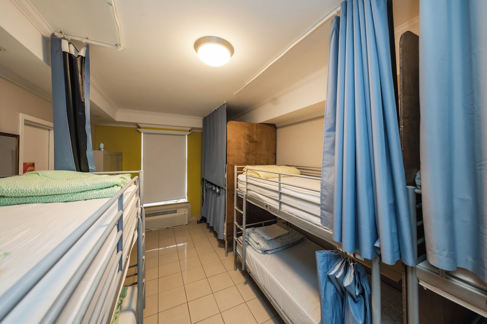 Private 8-Bed Dorm thumbnail 5