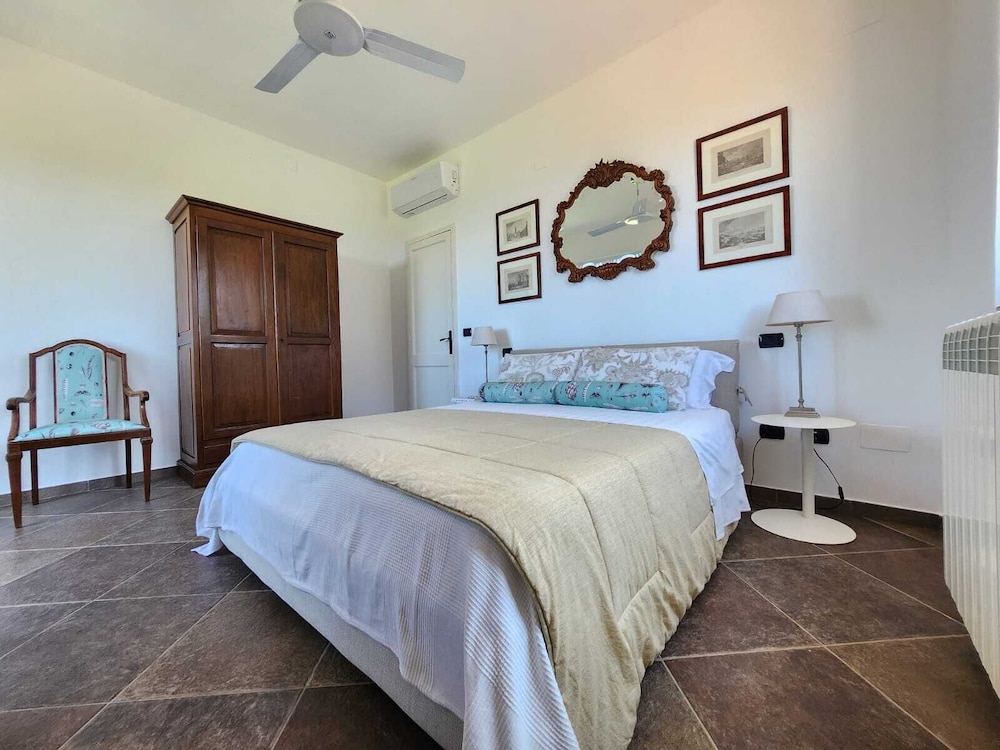 Comfort Room, Garden View