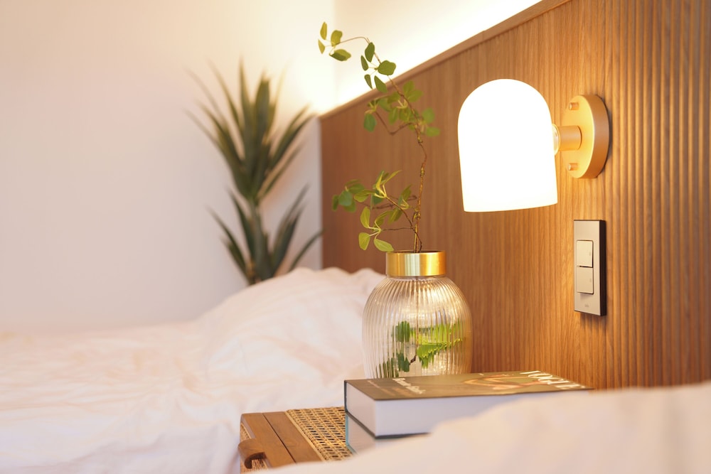 Deluxe Studio Suite, 1 Bedroom, Balcony, Beach View