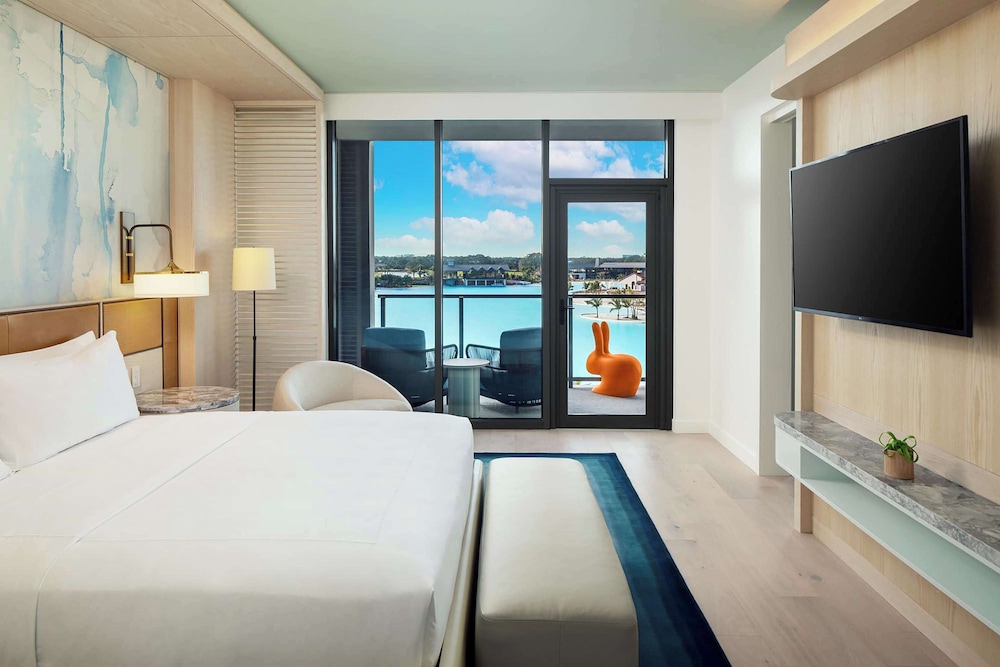 Suite, 1 King Bed, Accessible, Lagoon View (Mobility, Transfer Shower)