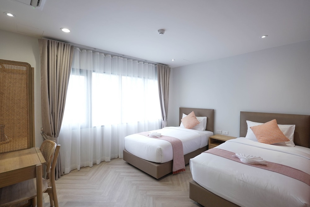Basic Twin Room, 2 Twin Beds, Non Smoking photo 1