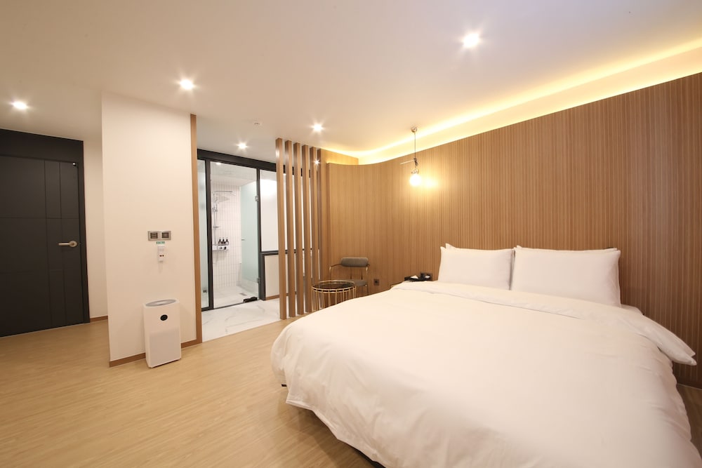 Premium Double Room, City View