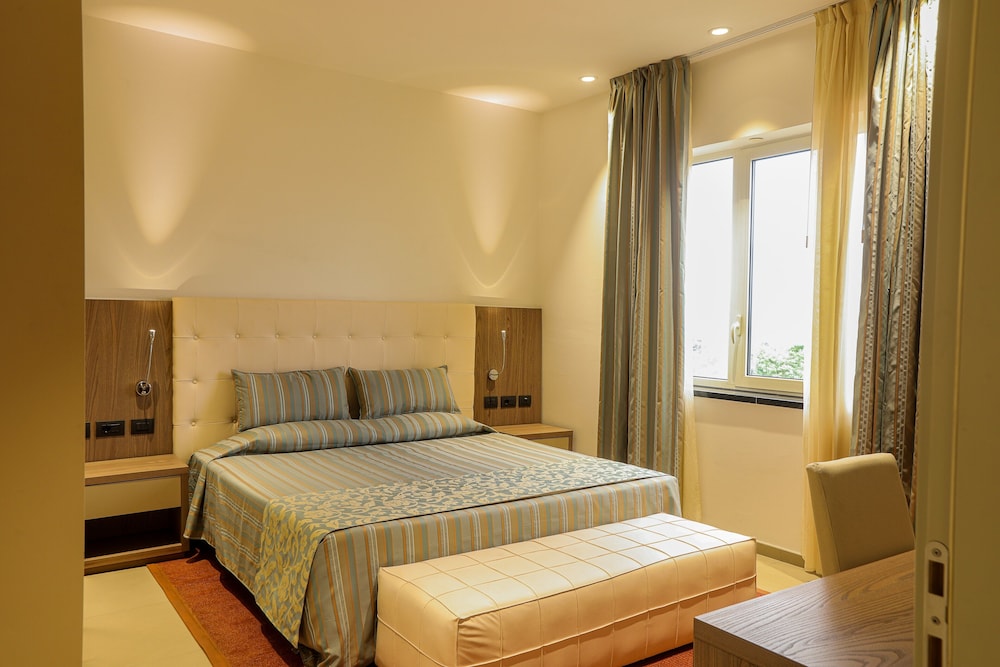 Executive Suite photo 2