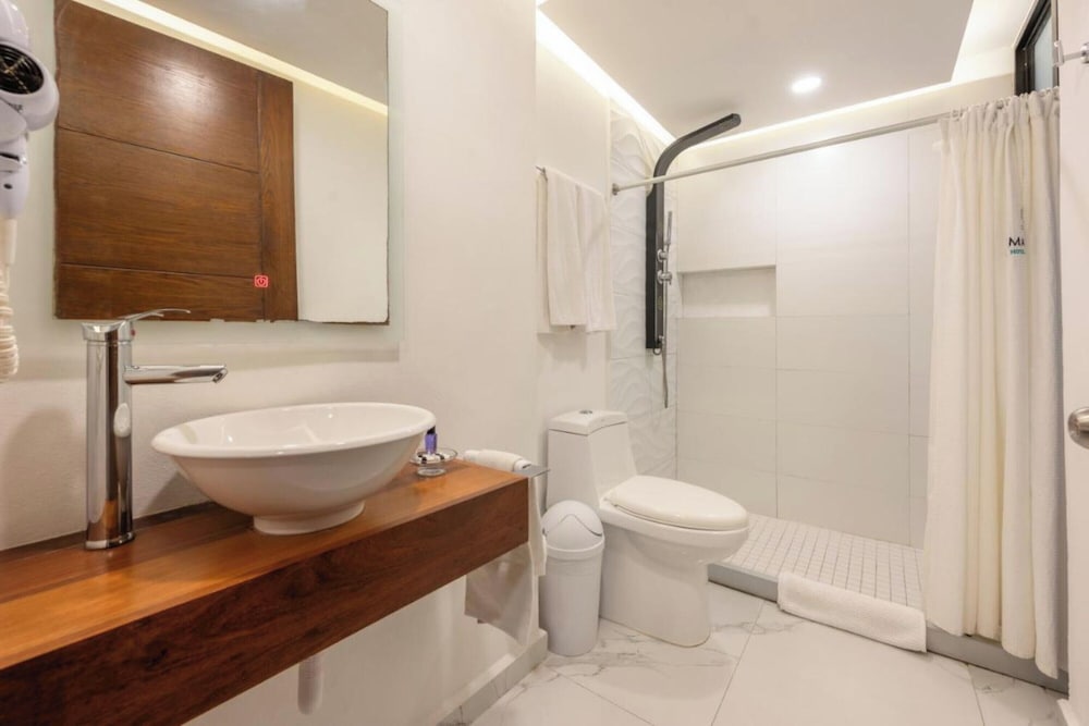 Deluxe Room, 2 Double Beds with No View - Photo 1