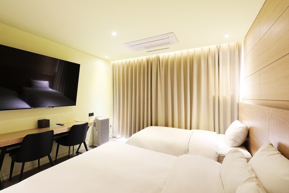 Family Twin Room