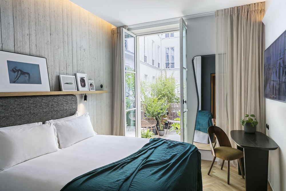 Room (L'Atelier) thumbnail 5
