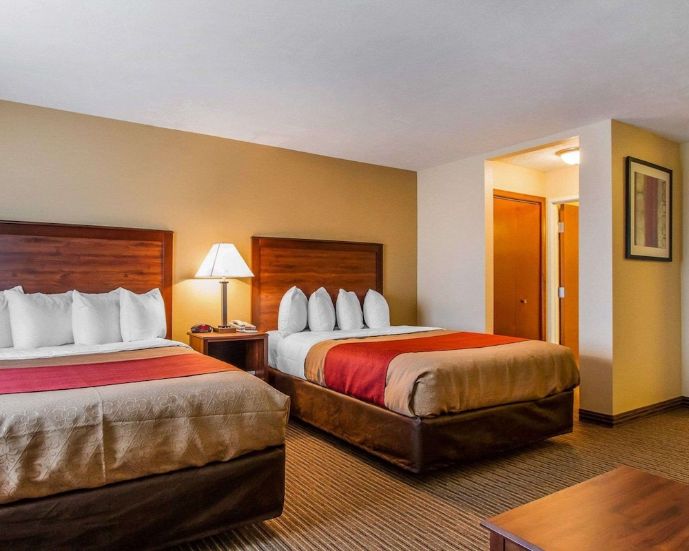 Suite, Multiple Beds, Non Smoking photo 2