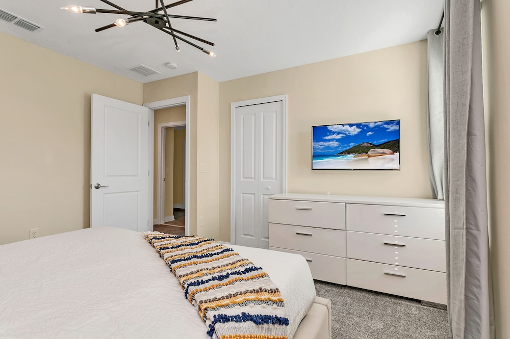 House (Multiple Bedrooms)