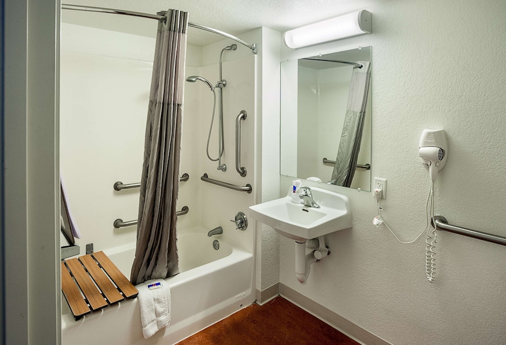 Deluxe Room, 2 Double Beds, Non Smoking, Refrigerator