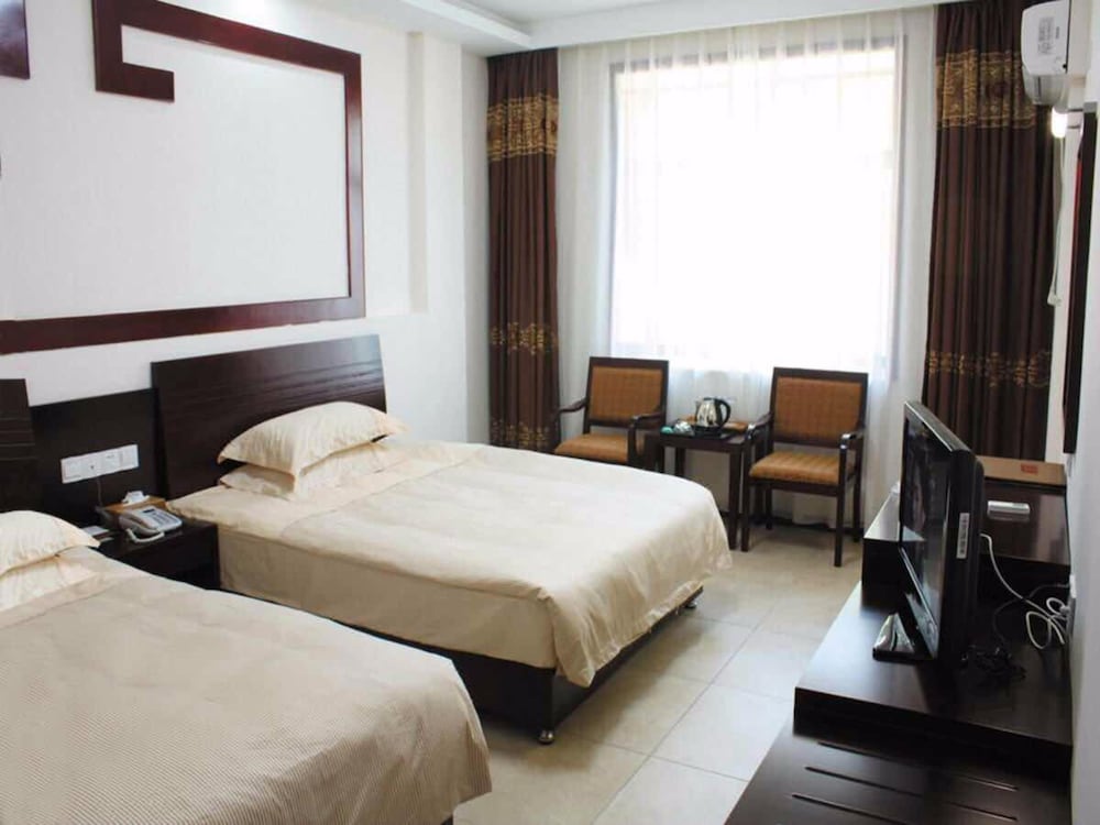 Standard Twin Room with Mountain View photo 1